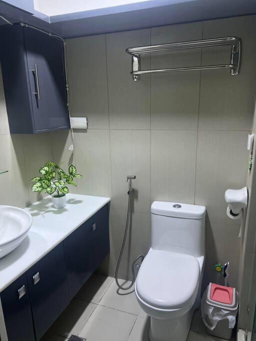 מנילה Casa Cintores Condo Near Picc With Free Parking מראה חיצוני תמונה
